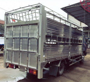  thùng chở lợn HYUNDAI NEW MIGHTY N250SL